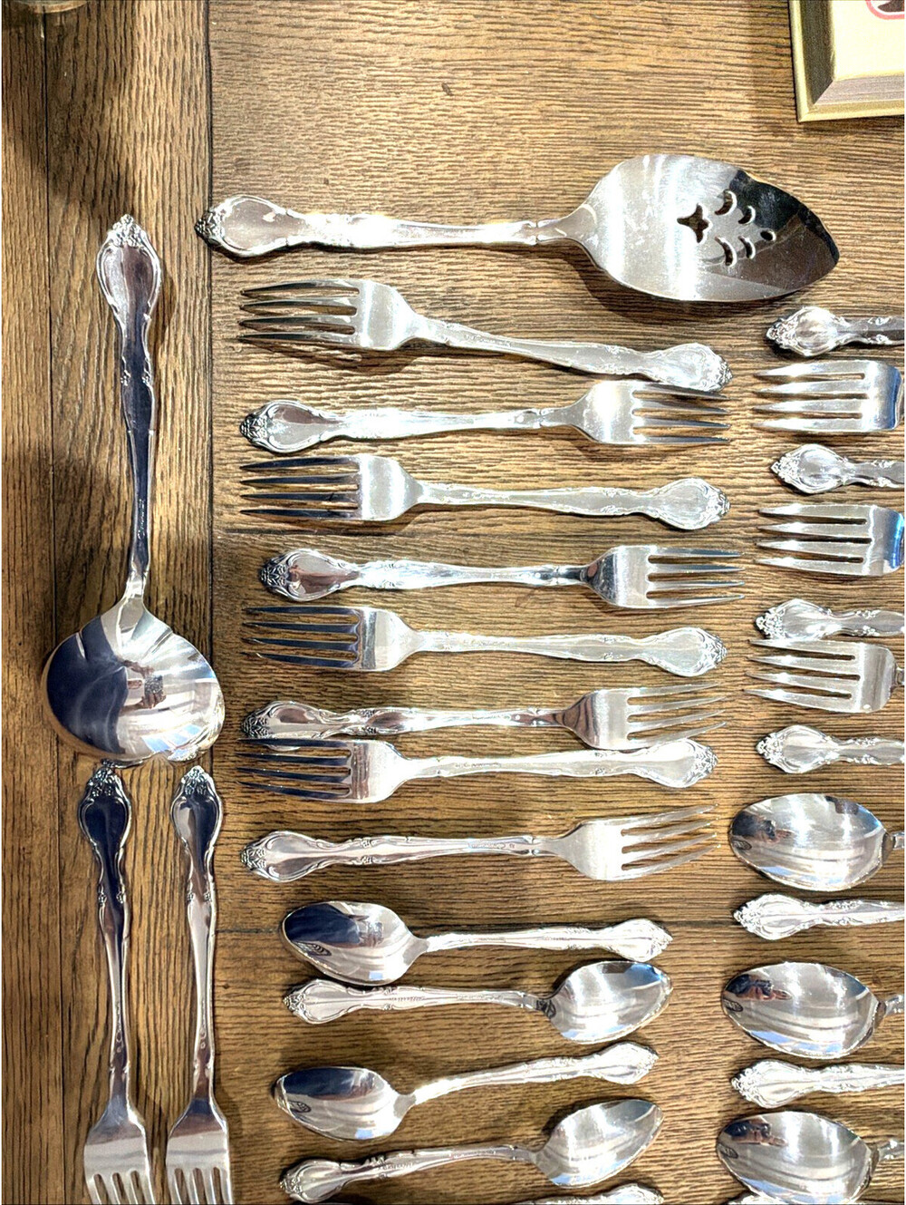 Oneida Community Silverplate Flatware Forks Knives Spoons 12 Servings 63 Pc - Picture 13 of 16